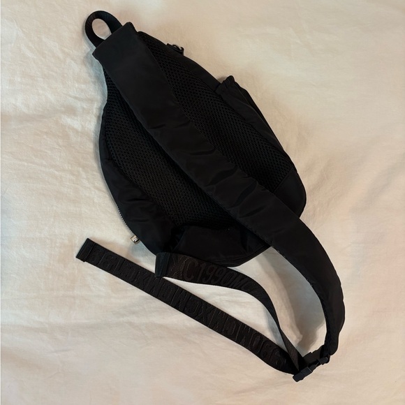 Steve Madden Black Crossbody Belt Bag - Picture 2 of 5